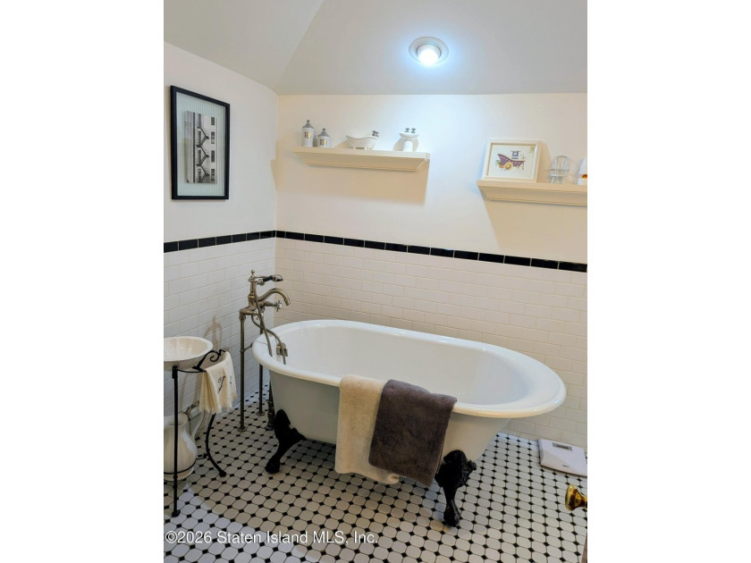 WELCOME TO 224 ST. JOHN'S AVENUE, A BEAUTIFULLY RENOVATED - photo 24