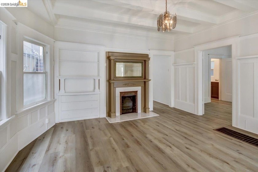 This occupied duplex is in a great location near Lake Merritt is - photo 14