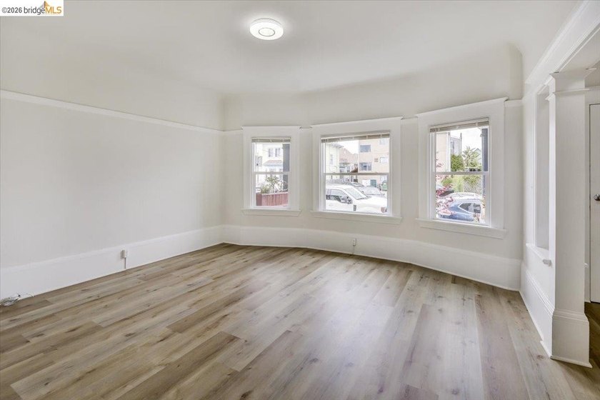 This occupied duplex is in a great location near Lake Merritt is - photo 17