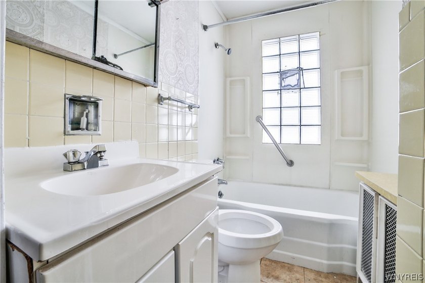 Charming 3.5-bedroom, 2-bathroom duplex in the heart of Buffalo - photo 20
