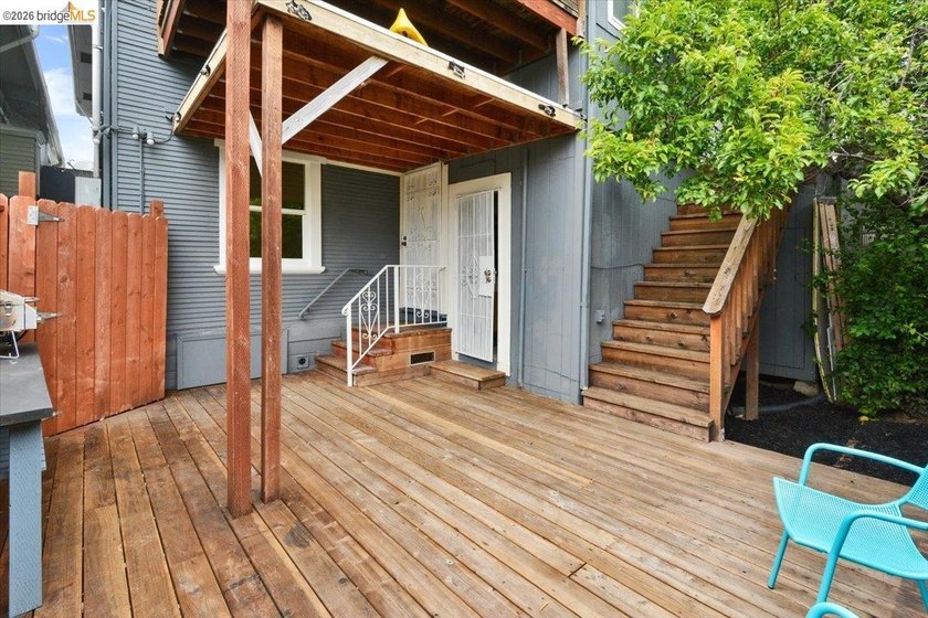 This occupied duplex is in a great location near Lake Merritt is - photo 22