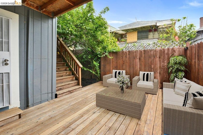 This occupied duplex is in a great location near Lake Merritt is - photo 23