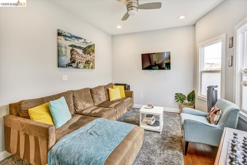 This occupied duplex is in a great location near Lake Merritt is - photo 35