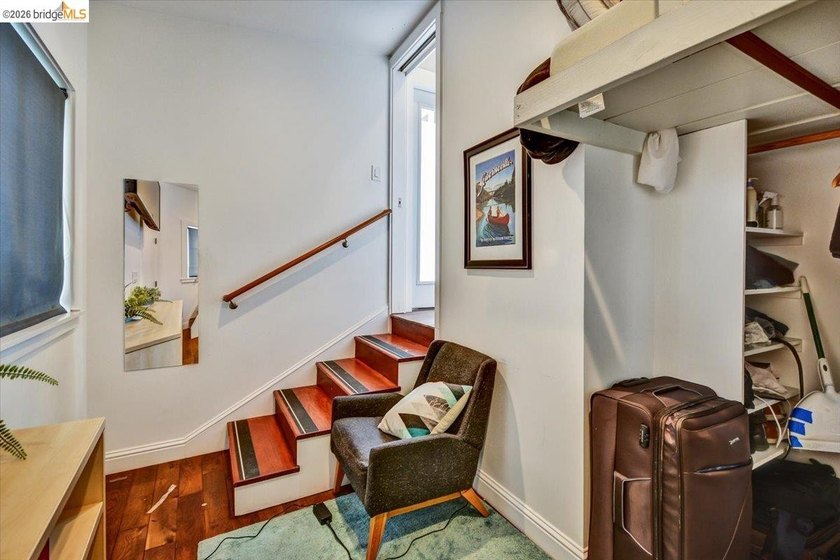 This occupied duplex is in a great location near Lake Merritt is - photo 47