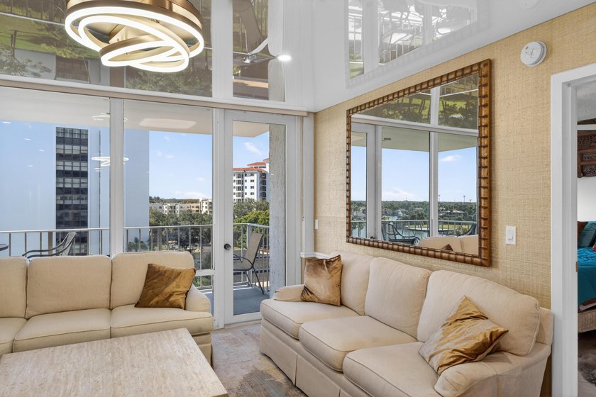 WATERFRONT UPSCALE CUSTOM RENOVATION 2BR/2 B CONDO BE PROUD OF - photo 14