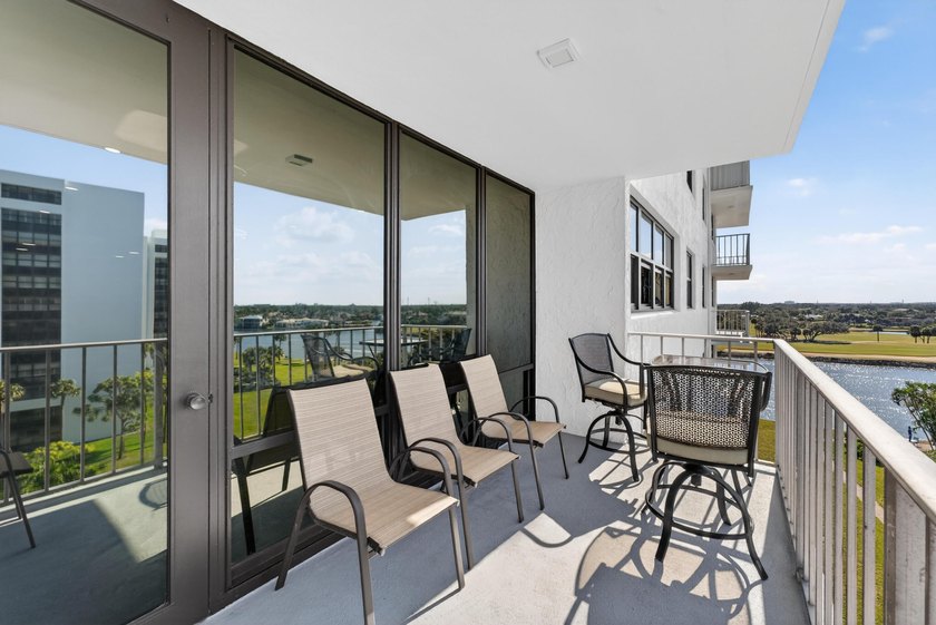 WATERFRONT UPSCALE CUSTOM RENOVATION 2BR/2 B CONDO BE PROUD OF - photo 16
