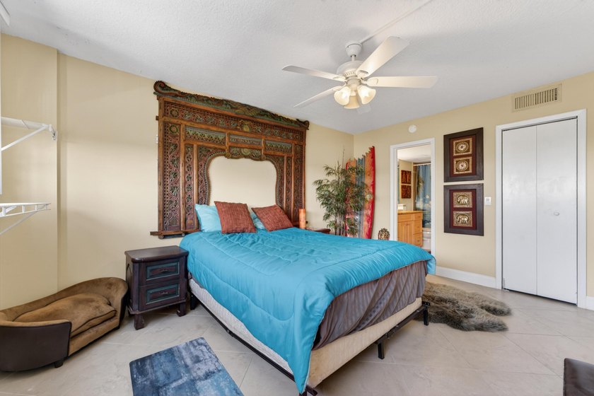 WATERFRONT UPSCALE CUSTOM RENOVATION 2BR/2 B CONDO BE PROUD OF - photo 19