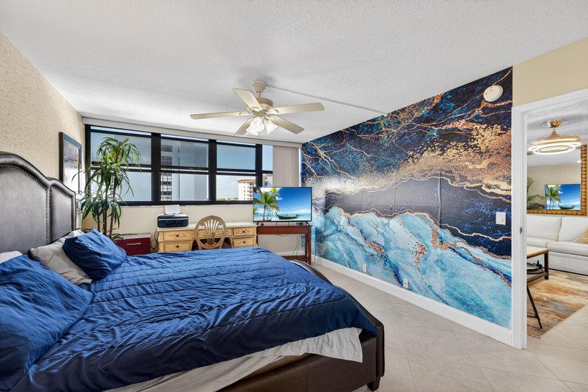 WATERFRONT UPSCALE CUSTOM RENOVATION 2BR/2 B CONDO BE PROUD OF - photo 21