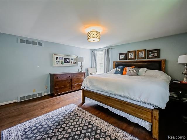 A MUST-SEE PROPERTY! Whether you're looking to call this - photo 29