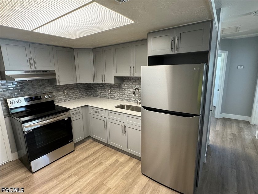 Excellent investment opportunity! This income-producing duplex - photo 8