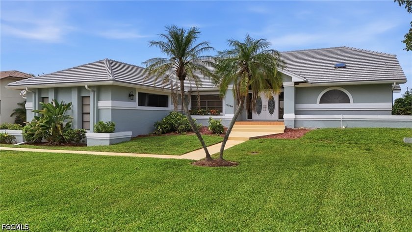 Experience the ultimate Southwest Florida waterfront lifestyle - photo 2