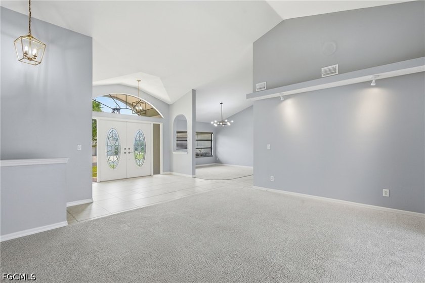 Experience the ultimate Southwest Florida waterfront lifestyle - photo 5
