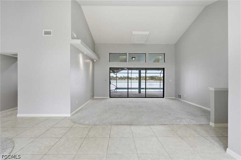 Experience the ultimate Southwest Florida waterfront lifestyle - photo 6