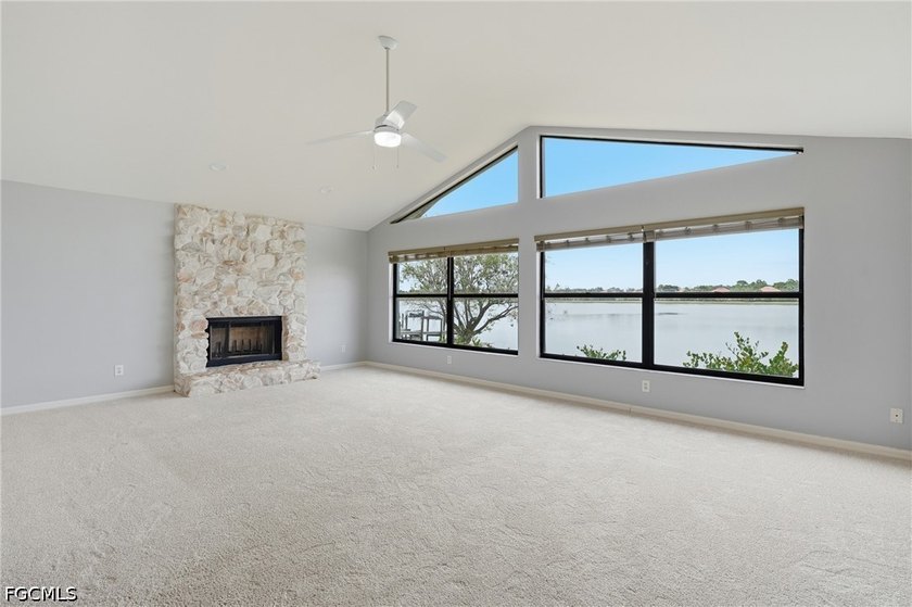 Experience the ultimate Southwest Florida waterfront lifestyle - photo 9