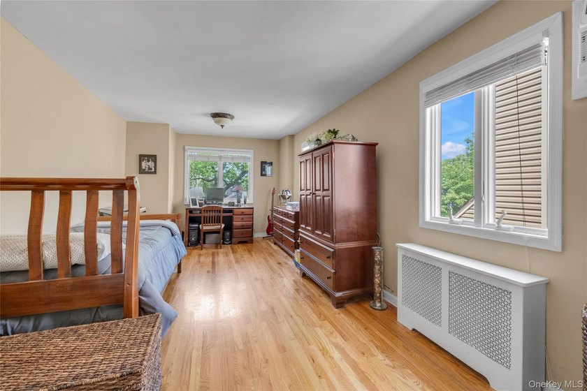 Nestled in the heart of Bayside, this beautifully maintained and - photo 19