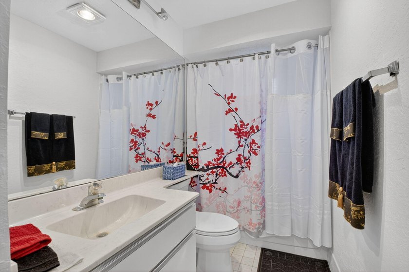 A Garden Lover's Dream Villa! Surrounded by scenic garden views - photo 32