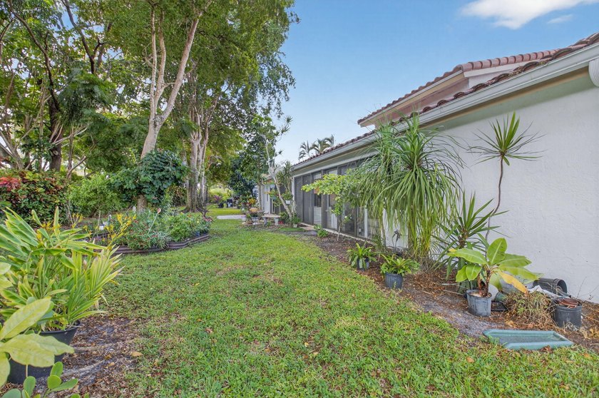 A Garden Lover's Dream Villa! Surrounded by scenic garden views - photo 34