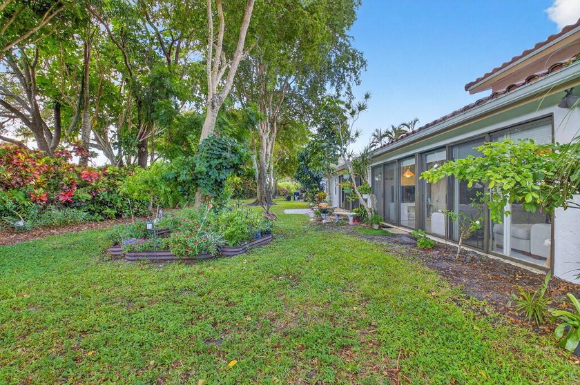 A Garden Lover's Dream Villa! Surrounded by scenic garden views - photo 35