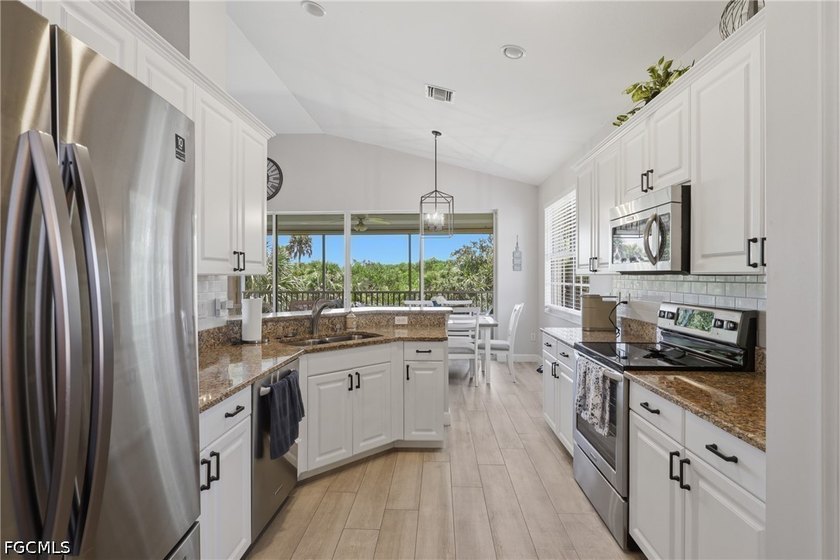 Welcome to this beautiful 3-bedroom, 2-bath residence in the - photo 8