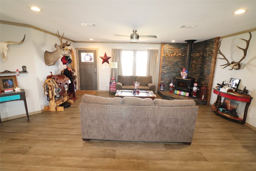 Turn-key Equine training facility. Currently used as a cutting - photo 11