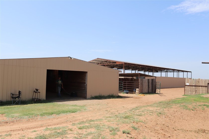 Turn-key Equine training facility. Currently used as a cutting - photo 32