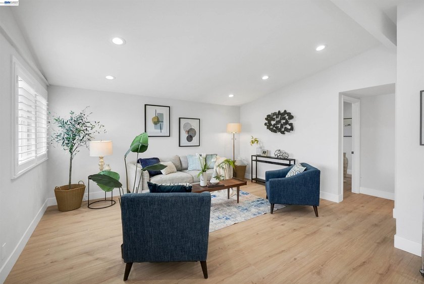278430 Miami Ave is a Mid Century Modern masterpiece originally - photo 3