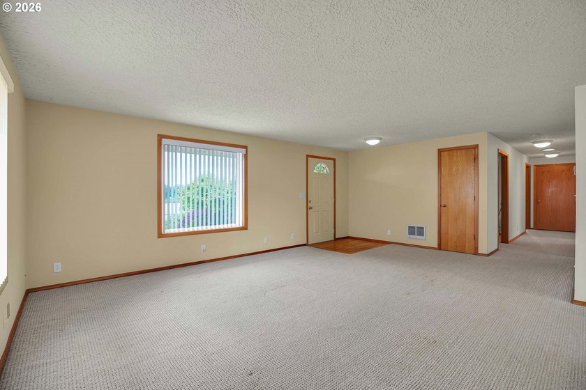 Well-maintained one-level home conveniently located in downtown - photo 3
