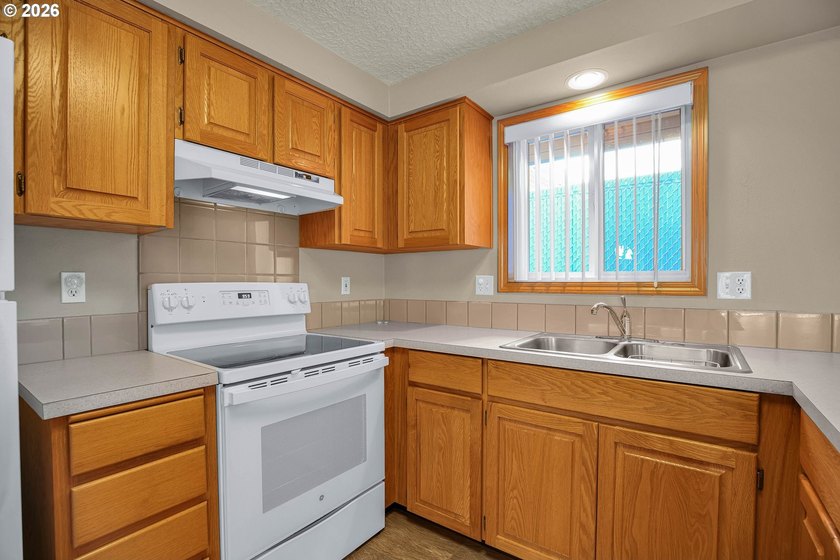 Well-maintained one-level home conveniently located in downtown - photo 9