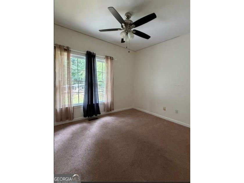 Don't miss the opportunity to own this beautiful raised ranch - photo 12