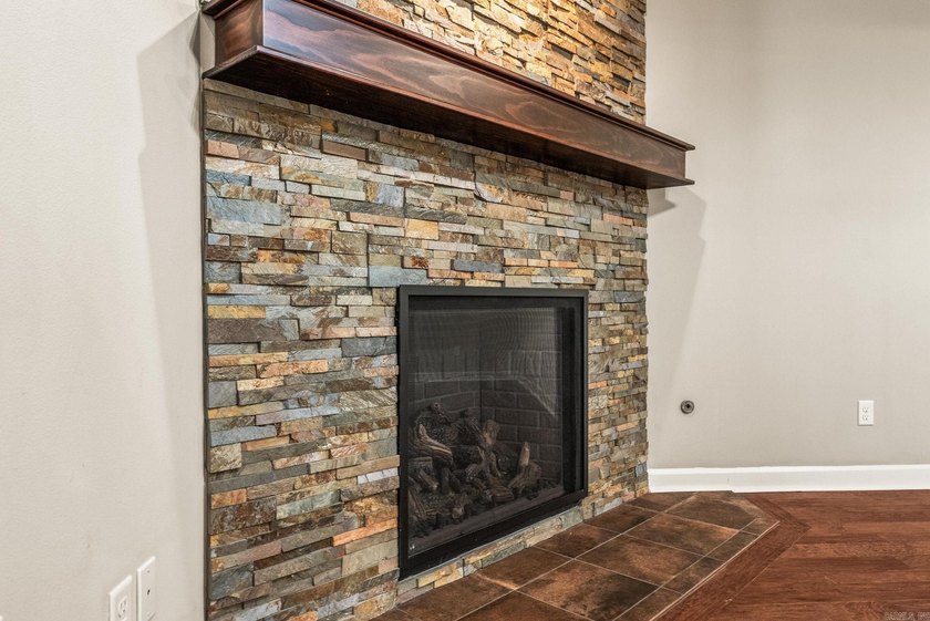 Welcome to this one-of-a-kind Sherwood home offering five - photo 8