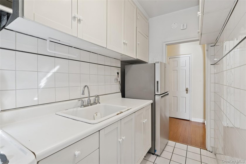 Charming 1-Bedroom Cooperative in Forest Hills, New Hampshire - photo 7