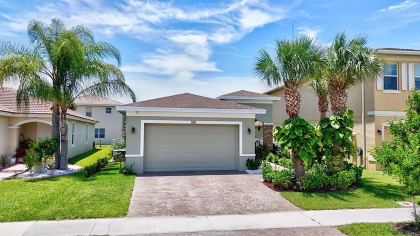 Welcome to this immaculately kept home in Vizcaya Falls, Port St - photo 26