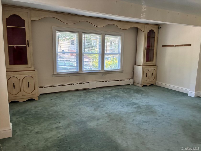 Welcome to this 3-bedroom, 1-bath single-family home ideally - photo 5
