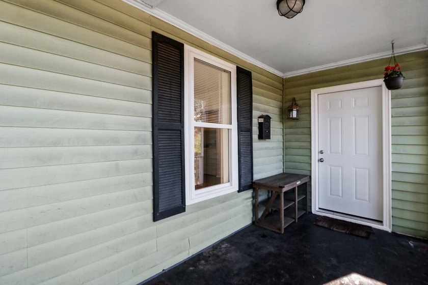 Motivated Seller! Repairs in progress. Beautifully updated home - photo 5
