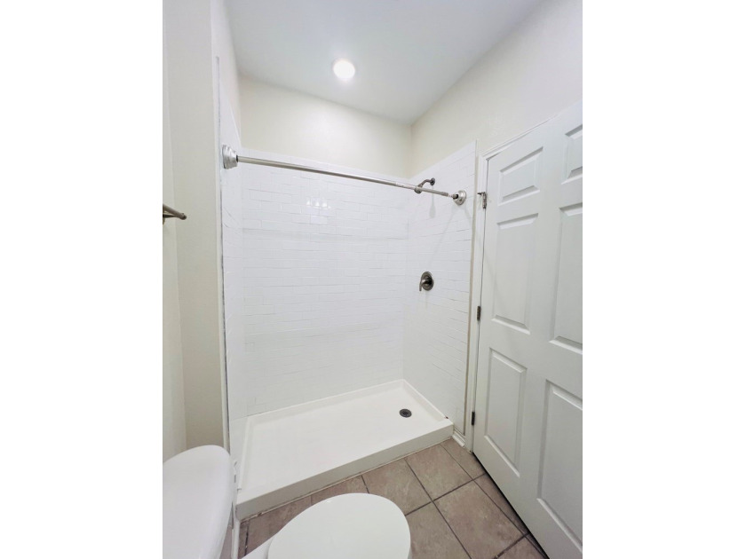 Beautiful 2022-Built Townhome in Gated community. This - photo 12