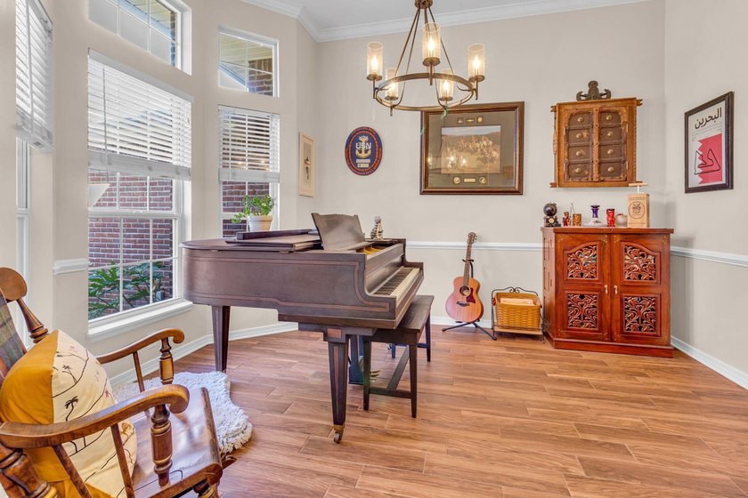 This lovely home sits on a corner lot on a cul-de-sac that - photo 12
