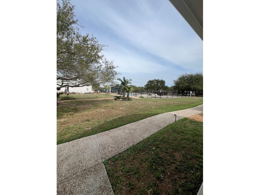 Beautiful 2022-Built Townhome in Gated community. This - photo 19