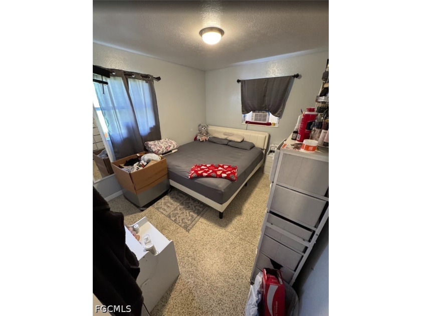 Great opportunity for homeowners or investors! Remodeled - photo 8