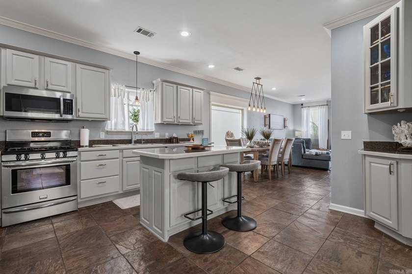 Fabulous townhome with a covered boat slip + 2-car garage on - photo 9