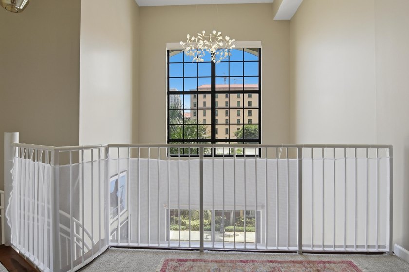This impeccably maintained loft delivers the perfect blend of - photo 9