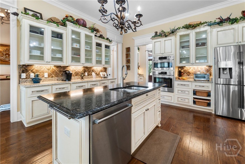 A custom masterpiece of luxury &amp; craftmanship in the highly - photo 7