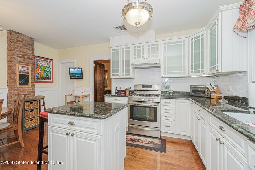 Large Side By Side 2 Family In Great Location ! Main House - photo 13