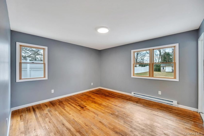 Exceptional East Islip Colonial offering an impressive 8 - photo 15