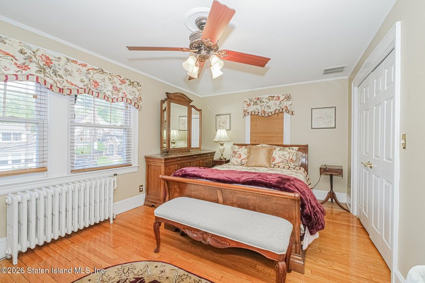 Large Side By Side 2 Family In Great Location ! Main House - photo 15