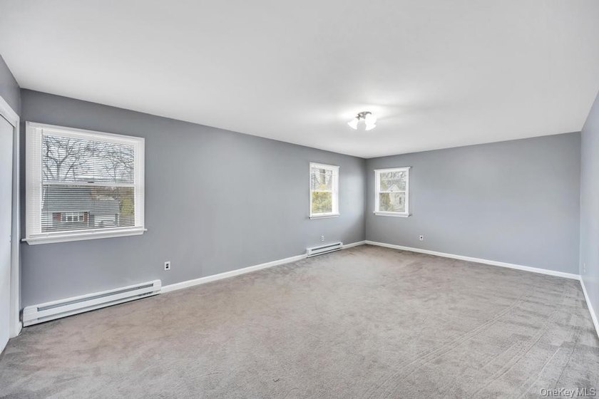 Exceptional East Islip Colonial offering an impressive 8 - photo 17