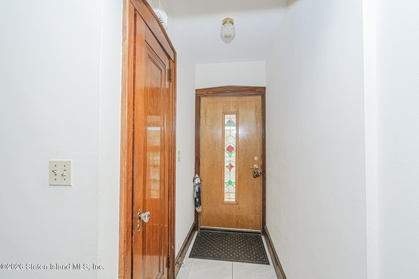 Large Side By Side 2 Family In Great Location ! Main House - photo 22