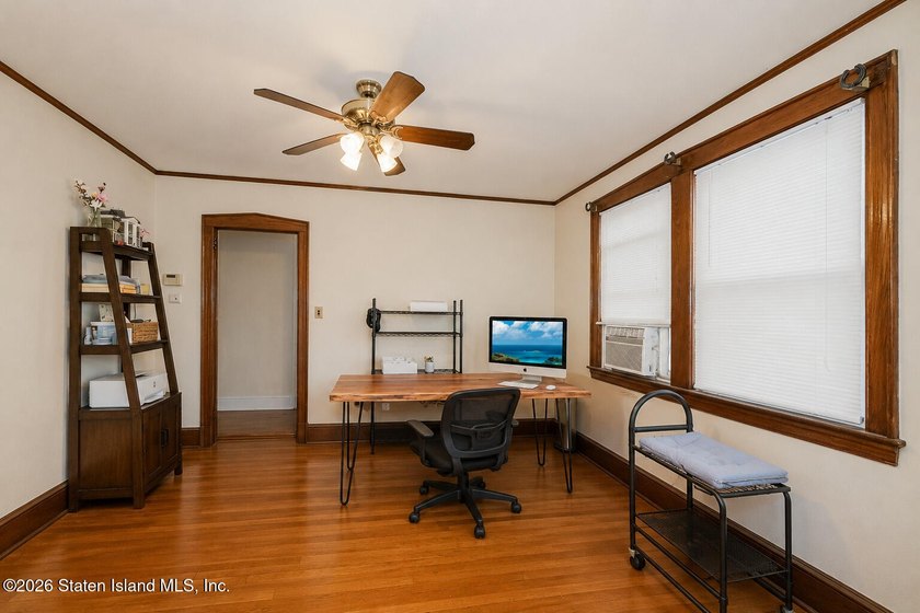 Large Side By Side 2 Family In Great Location ! Main House - photo 25