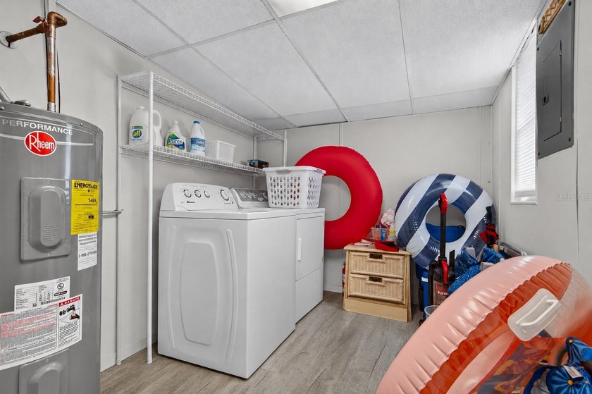 Under contract-accepting backup offers. Welcome to this charming - photo 31
