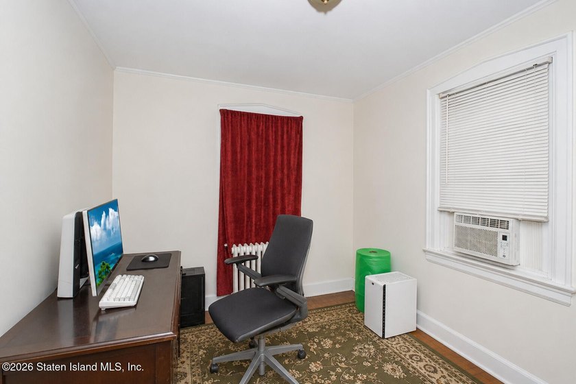 Large Side By Side 2 Family In Great Location ! Main House - photo 32