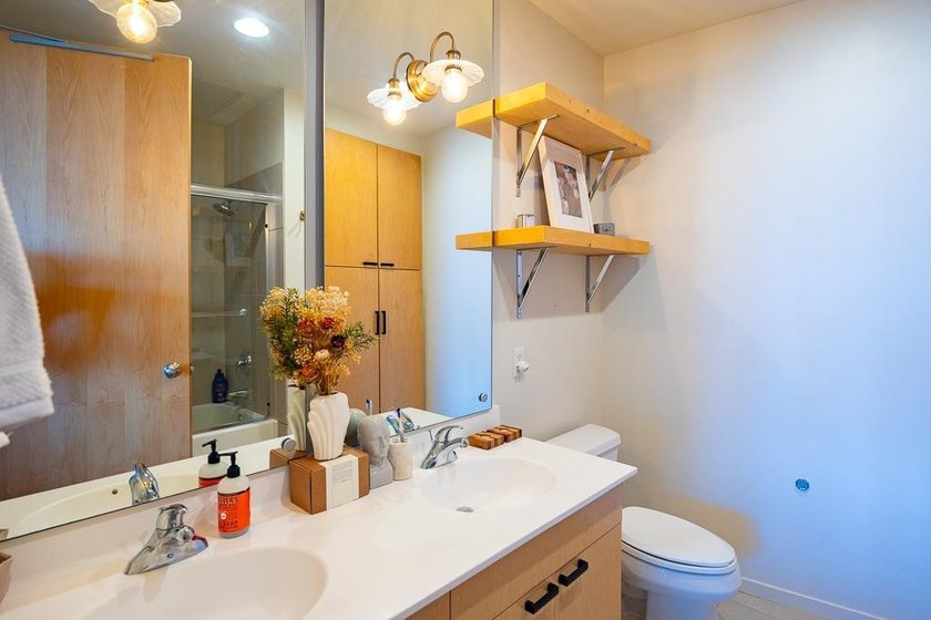 Step into urban sophistication with this stunning 2-bedroom - photo 14